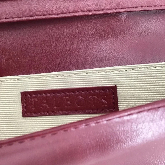 Talbots Women’s Leather Classic Red Long Contentinal Wallet - Picture 6 of 8